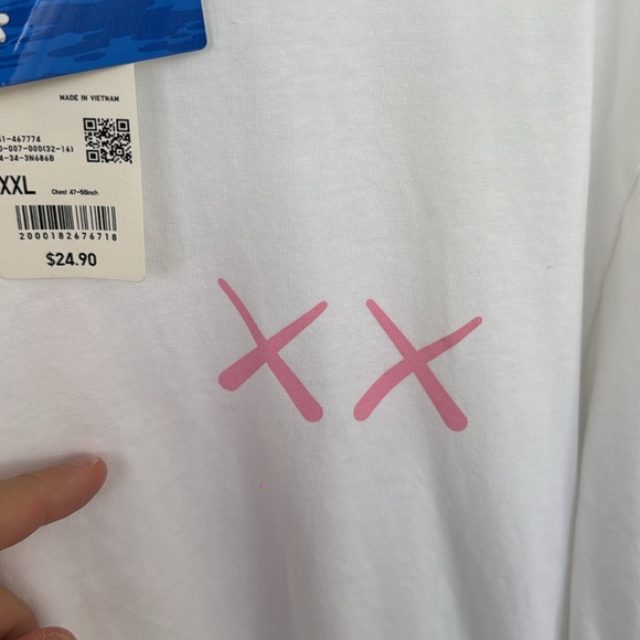 Brand new mens kaws uniqlo size XXL - Picture 5 of 6